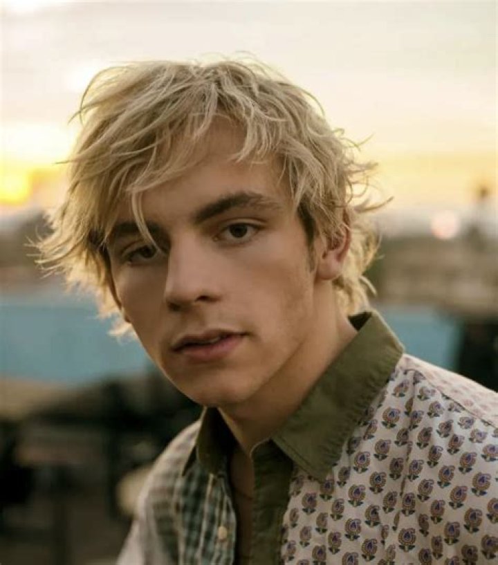 Ross Lynch Biography - Facts, Childhood, Family Life & Achievements