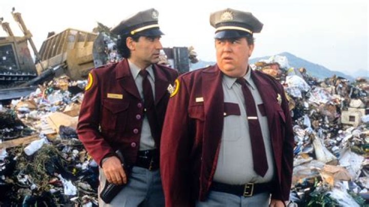 Ryan Reynolds and Patton Oswalt want late comedy legend to replace the Queen on Canadian currency