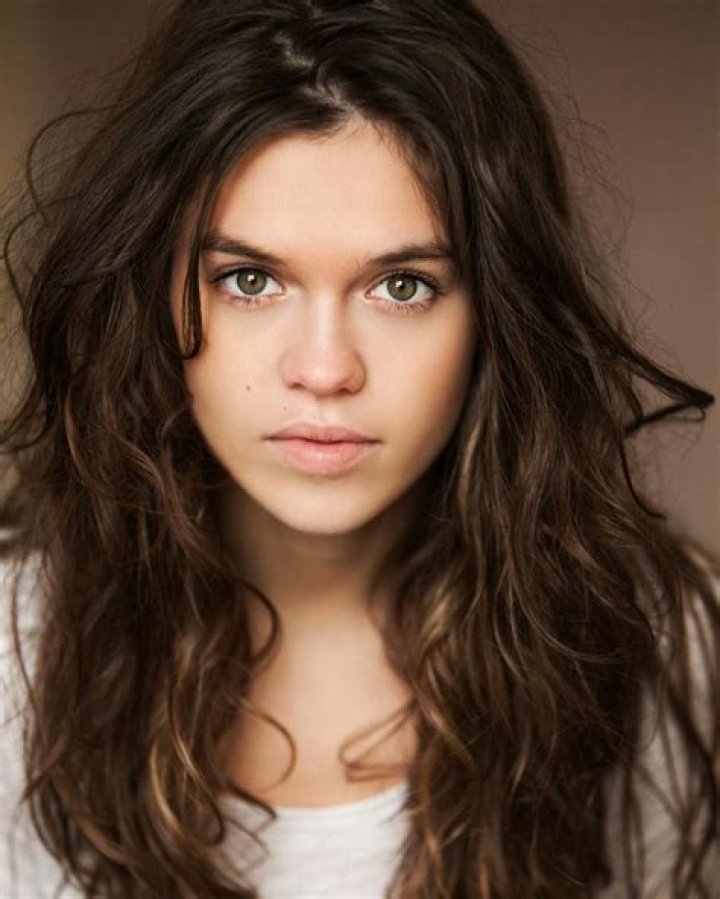 Sabrina Bartlett Wiki, Age, Boyfriend, Height, Family & Net worth