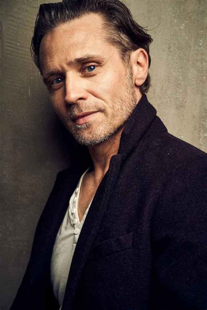 Seamus Dever Biography - Facts, Childhood, Family Life & Achievements