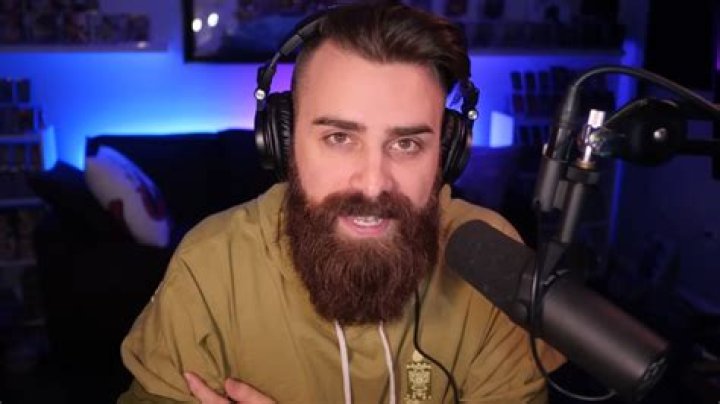 Shadypenguinn Biography - Facts, Childhood, Family Life & Achievements