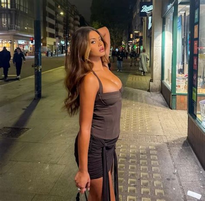 Sofia Jamora – Bio, Facts, Family Life of Instagram Model