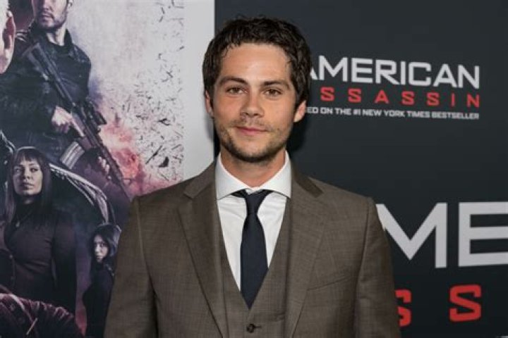 Step aside, heat wave: These new Dylan O’Brien beach pics are causing actual thirst