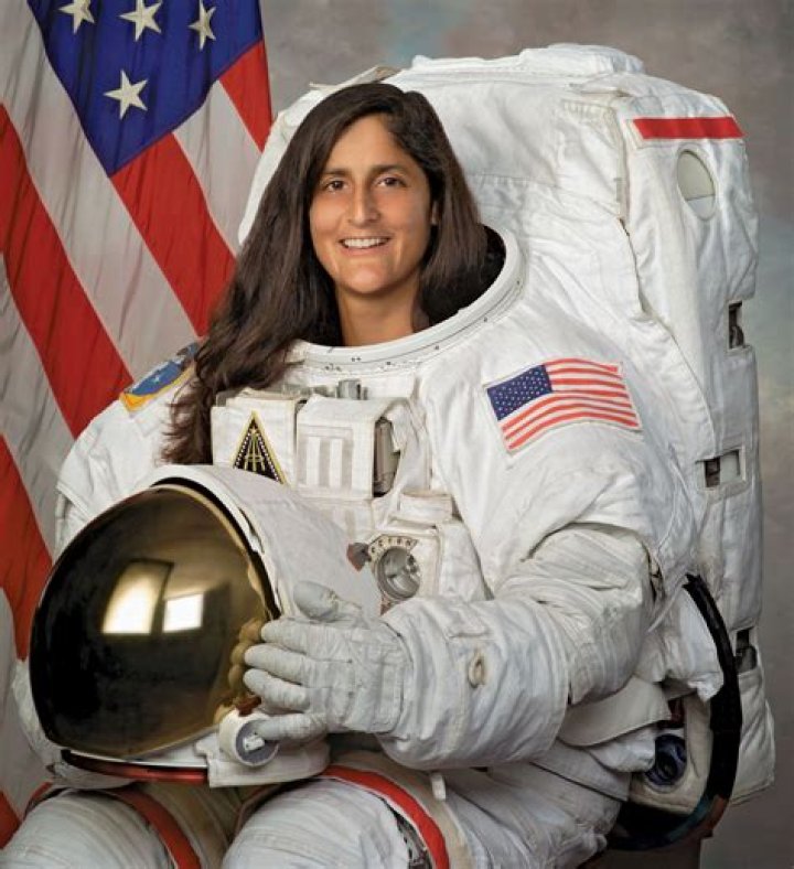 Sunita Williams Biography - Facts, Childhood, Family Life & Achievements