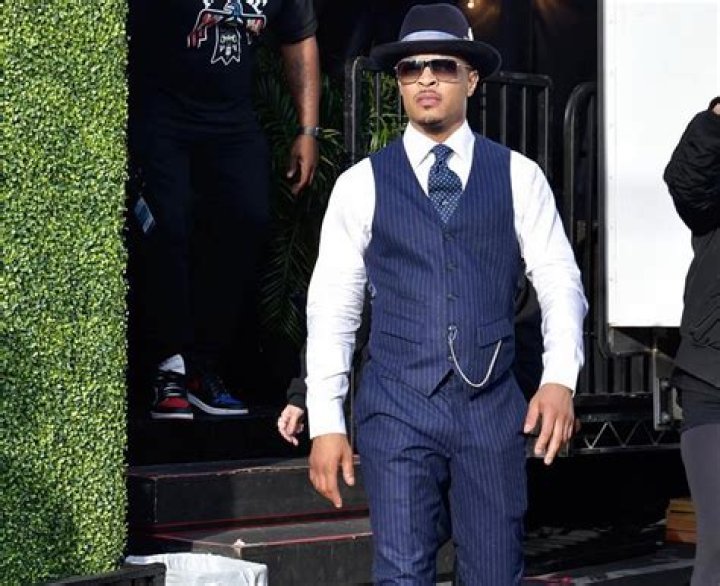 T.I. Posts Eye-Popping Photo With His ‘Beige’ Brothers — Steph Curry And Seth Curry — Fans Tell Tiny Harris, Come Get Your Husband