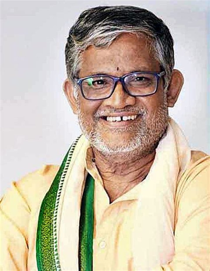 Tanikella Bharani Biography - Facts, Childhood, Family Life & Achievements