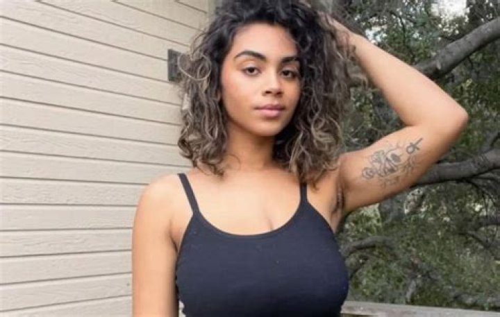 Taylor Giavasis Biography - Facts, Childhood, Family Life & Achievements