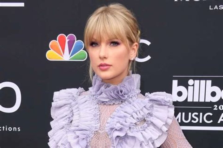 Taylor Swift Says Nicki Minaj Forced Her To See Her ‘White Privilege’ And Throws Kim Kardashian And Kanye West Under The ‘Mutually Hate’ Bus