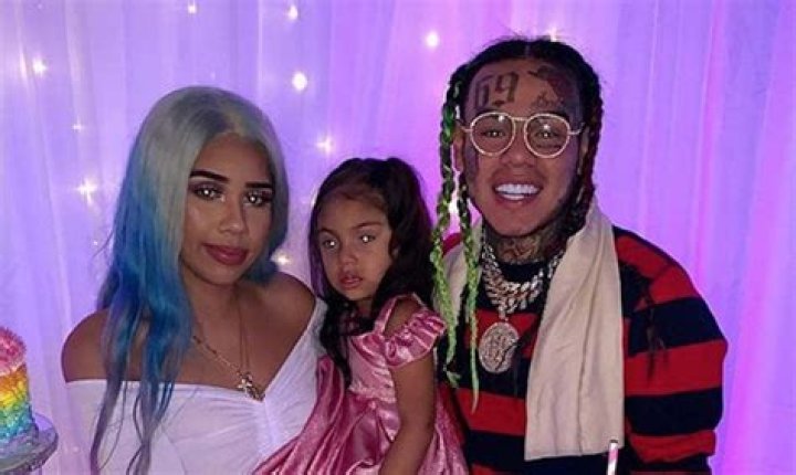 Tekashi 69’s Baby Mama, Sara Molina Addresses Allegations That She Didn’t Let Him See His Daughter For Christmas