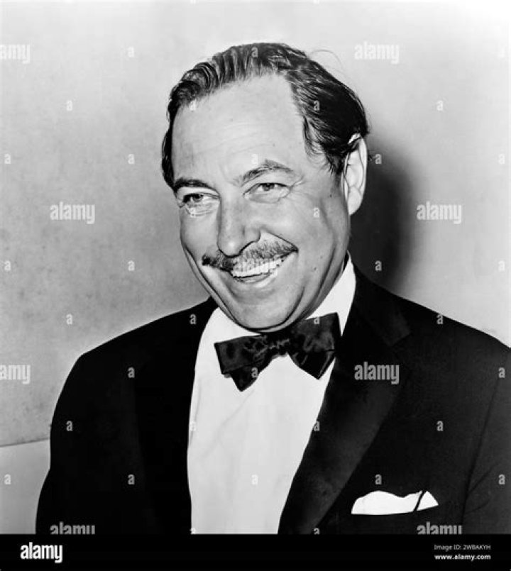 Tennessee Williams Biography - Facts, Childhood, Family Life & Achievements