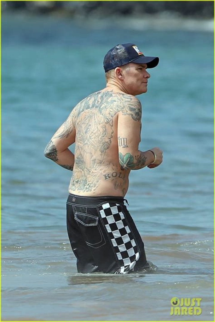 Tim Minch: Wife, net worth, tattoos, smoking & body facts