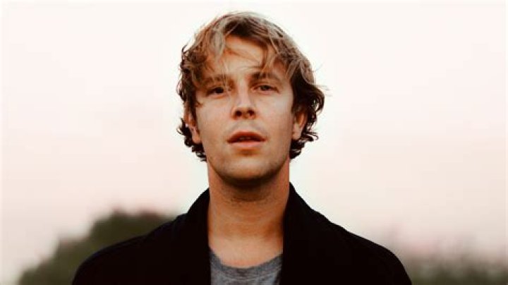 Tom Odell – Net Worth, Age, Wikipedia, Biography, Height, Family