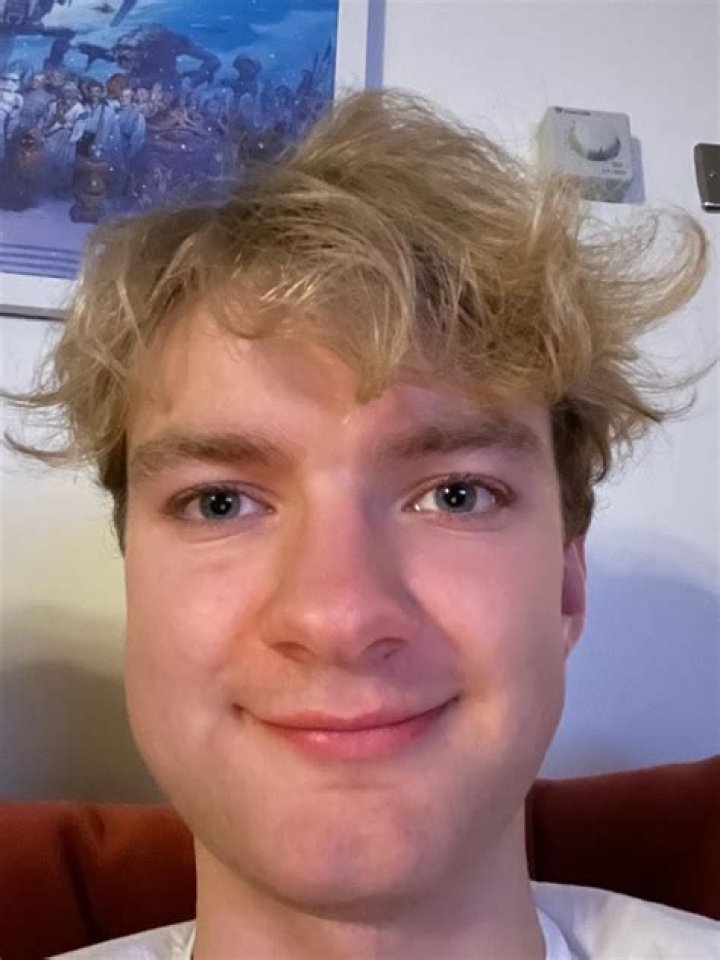 TommyInnit Biography - Facts, Childhood, Family Life & Achievements