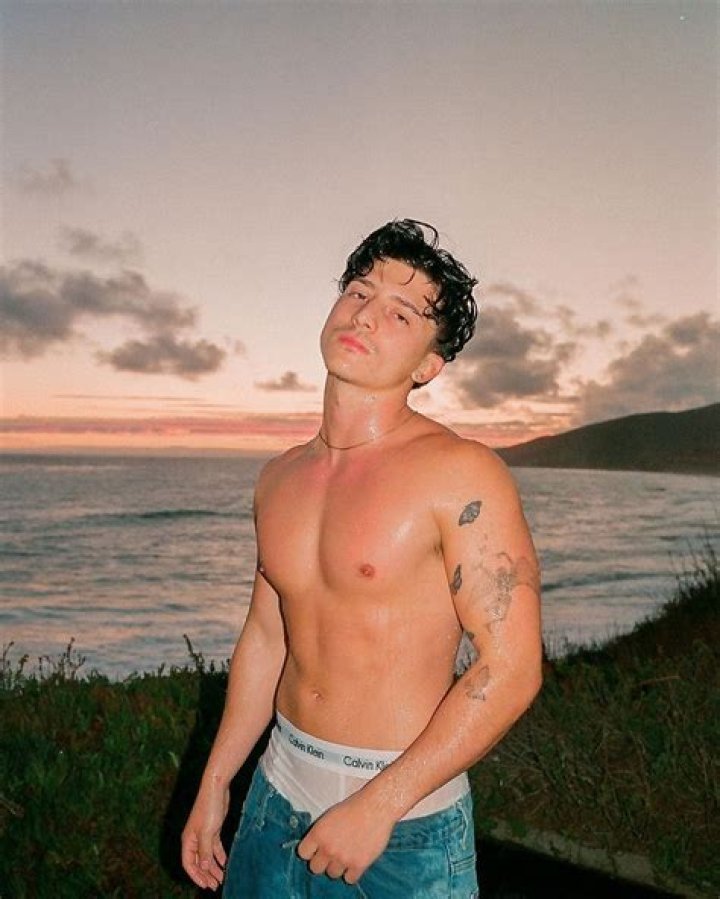 Tony Lopez – Bio, Facts, Family Life, Career