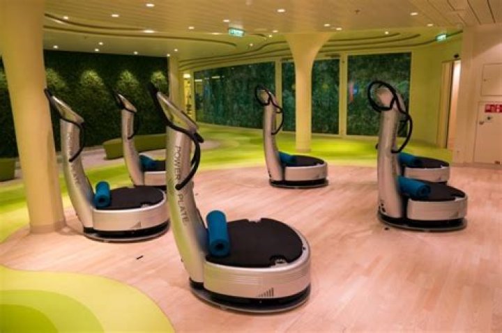 Tracey Edmonds In Workout Gear Says “Love, Peace, and Happiness”