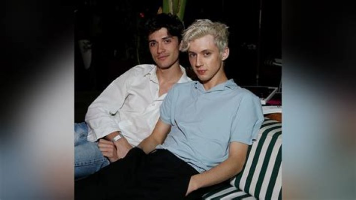 Troye Sivan Bio, Wiki, Age, Relationship, Gay, Jacob Bixenman, Height, YouTube, and Net Worth