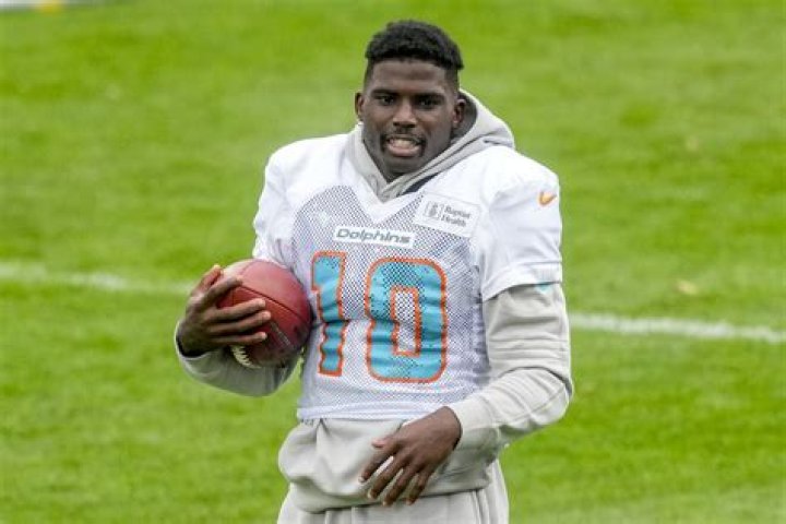 Tyreek Hill age, height, weight, draft, college, contract, salary, net worth, fantasy names, jersey