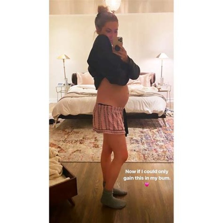 Vanderpump Rules – Pregnant Stassi Schroeder Gives Fans A Bare Baby Bump Update