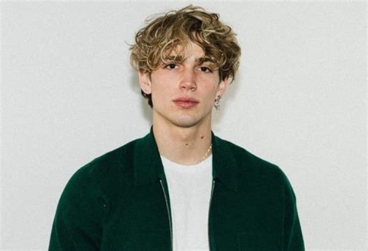 Vinnie Hacker Net Worth: Height, Age, Bio, Family & Girlfriend