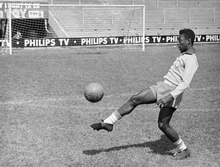 Was Pelé a goalkeeper?
