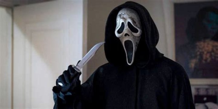 Watch: ‘Scream’ star Drew Barrymore gets a call from Ghostface