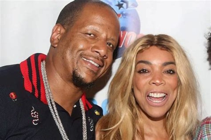 Wendy Williams Is Spotted Out With Her Husband, Kevin Hunter For The First Time Since The Cheating Rumors – Fans Criticize Her Outfit – See The Pics