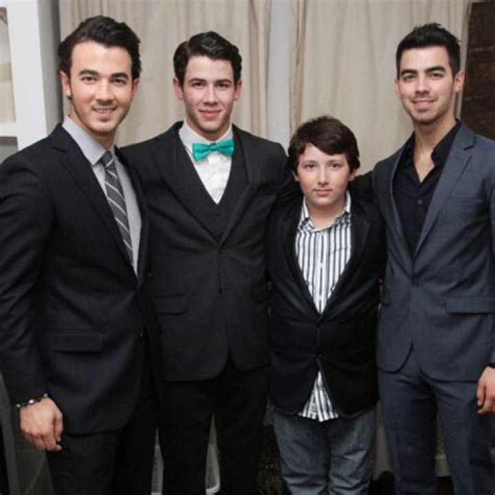 What happened to Frankie Jonas? – Celebrity