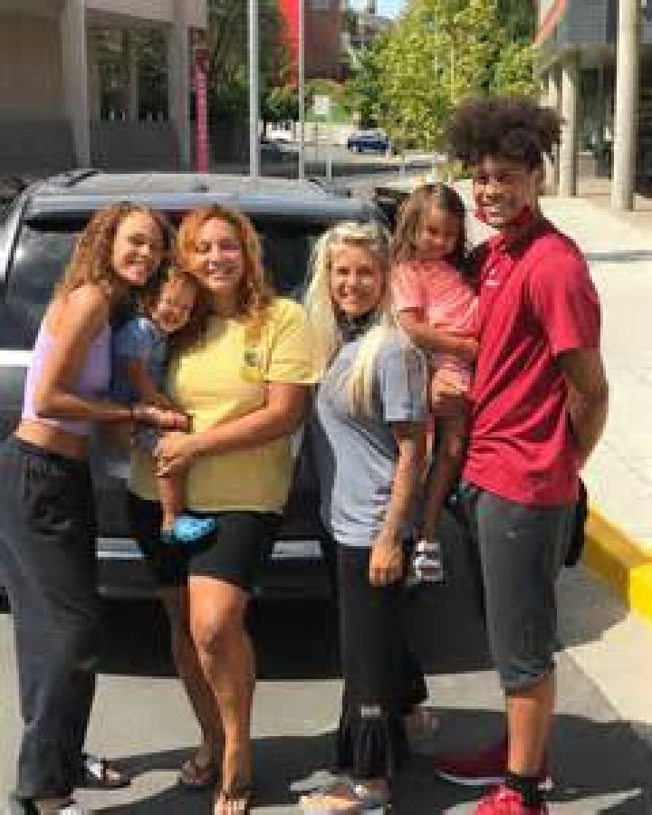 What is Dennis Rodman's third wife Michelle Moyer? Age, height, divorce, kids, wiki, bio, Instagram