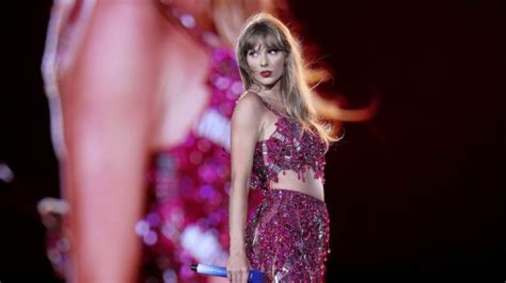 What is the Taylor Swift ‘1989’ Scholarship?