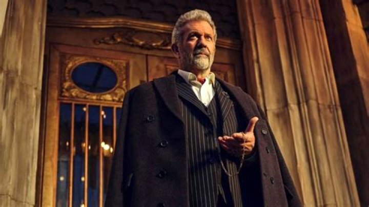 What song is used in ‘The Continental’ opening?