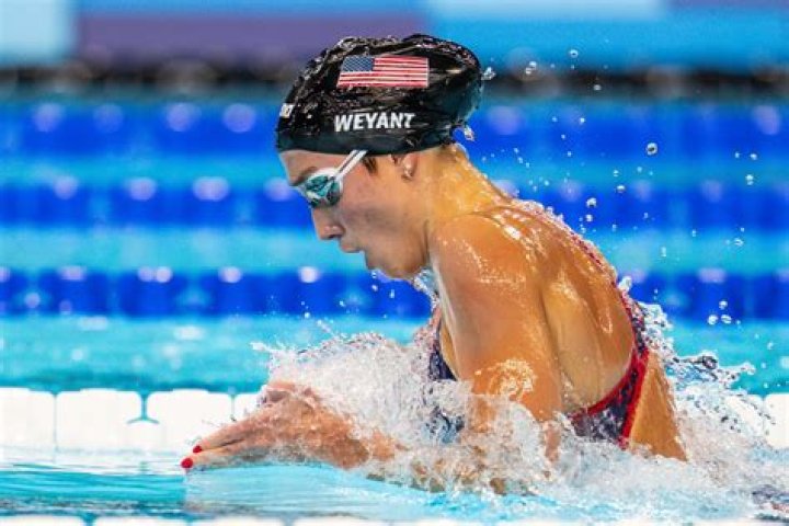 What state is swimmer Emma Weyant from?