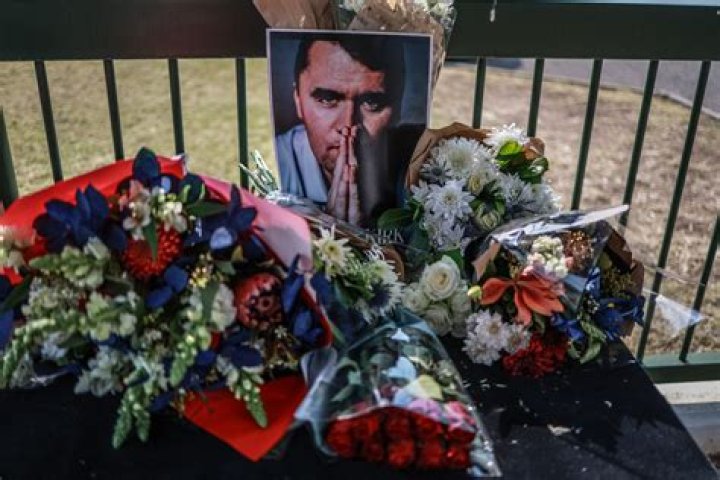 When did Charlie Rich start singing?