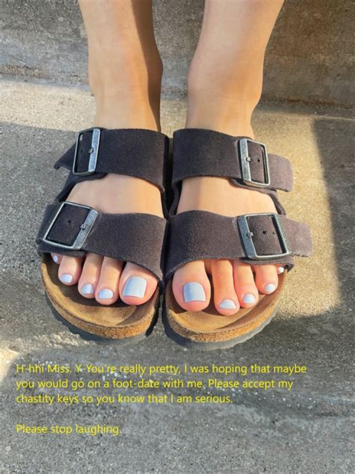 When did PEZ get feet? – Celebrity