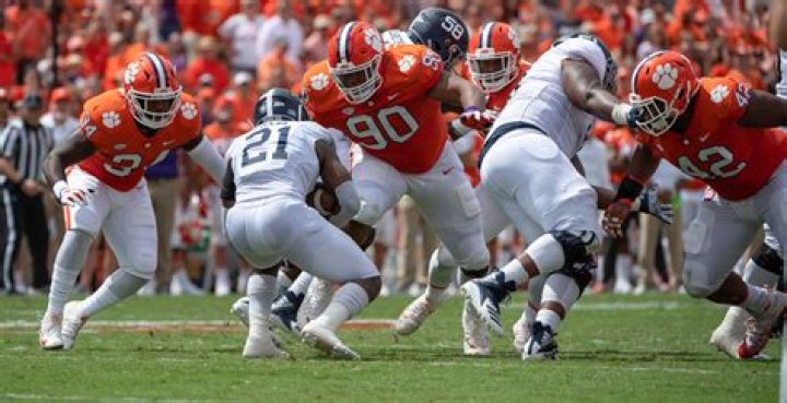 Where did Dexter Lawrence go to college? Did Dexter Lawrence play college football?