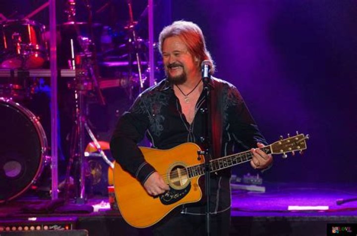 Where does travis tritt live now