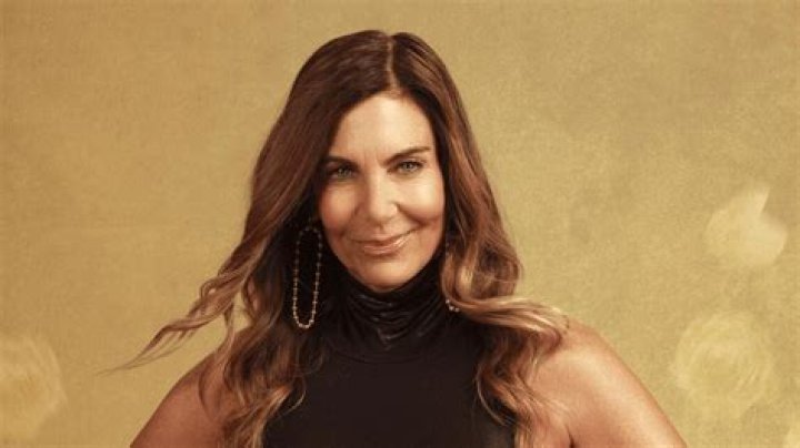 Where is ‘The Golden Bachelor’ contestant Leslie Fhima from?