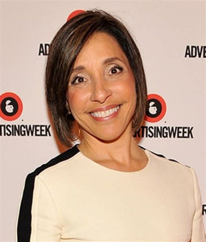 Where was Linda Yaccarino born and where did she grow up?