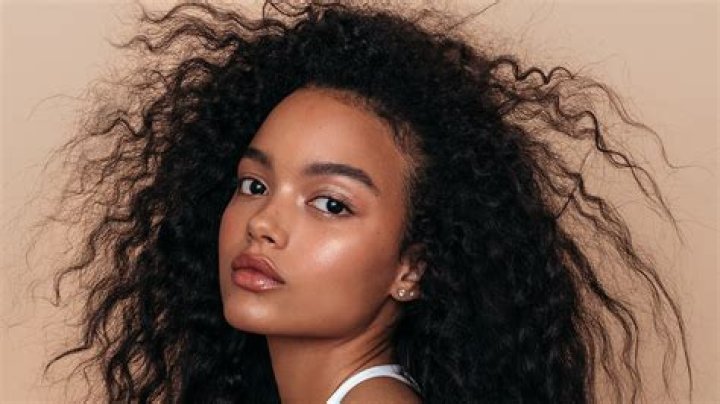 Gossip Girl Whitney Peak Wiki, Age, Boyfriend, Height & Family