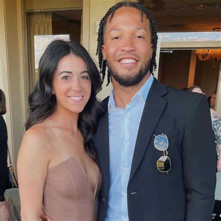 Who Are NFL Draft Perrion Winfrey Parents? His Girlfriend And Family Ethnicity