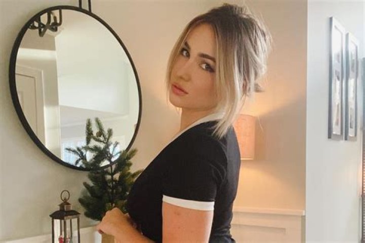 Who is ’90 Day Fiancé’ star and ‘fart jar girl’ Stephanie Matto?