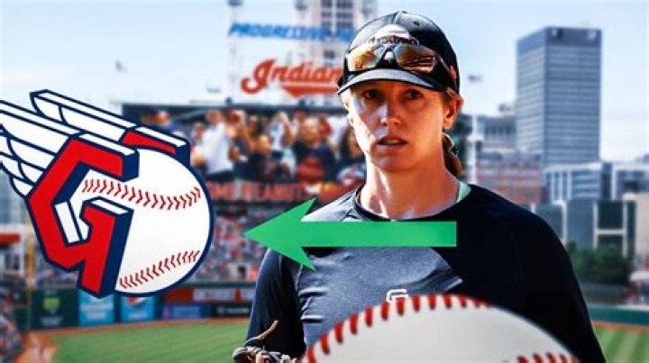 Who is Alyssa Nakken? Giants assistant is first woman on field