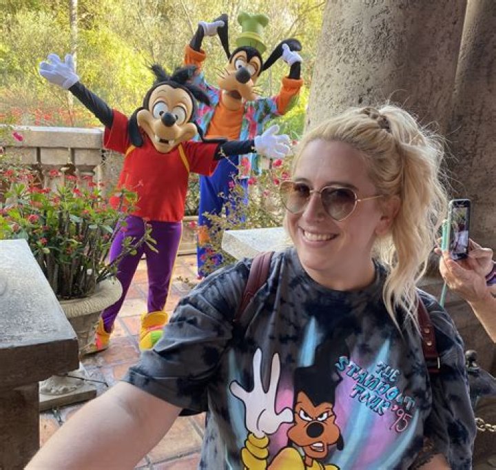 Who Is Dollypartonwannabe02 TikTok? Wiki -Everything To Know