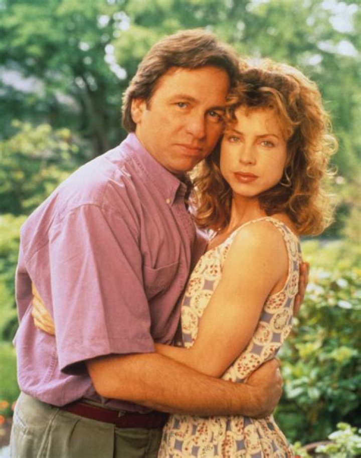 Who is Julianne Moore’s daughter? Where does Julianne Moore’s daughter go to college? Is Julianne Moores daughter an actress?