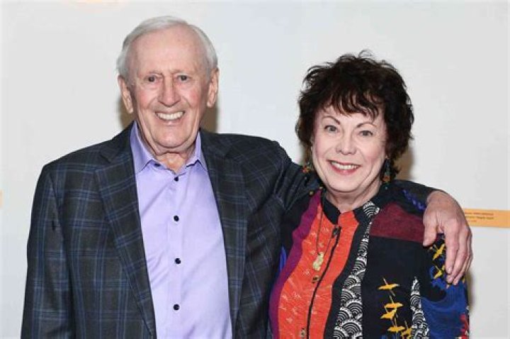 Who is Len Cariou wife Heather Summerhayes?