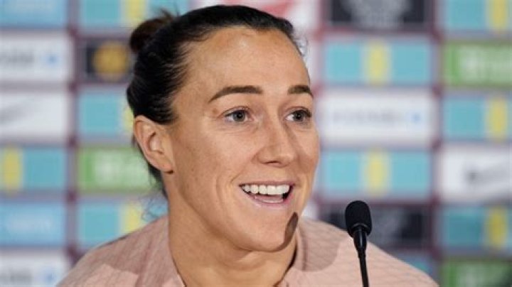 Who is Lucy Bronze mother Diane Bronze? Bio, age, nationality, ethnicity, career, family