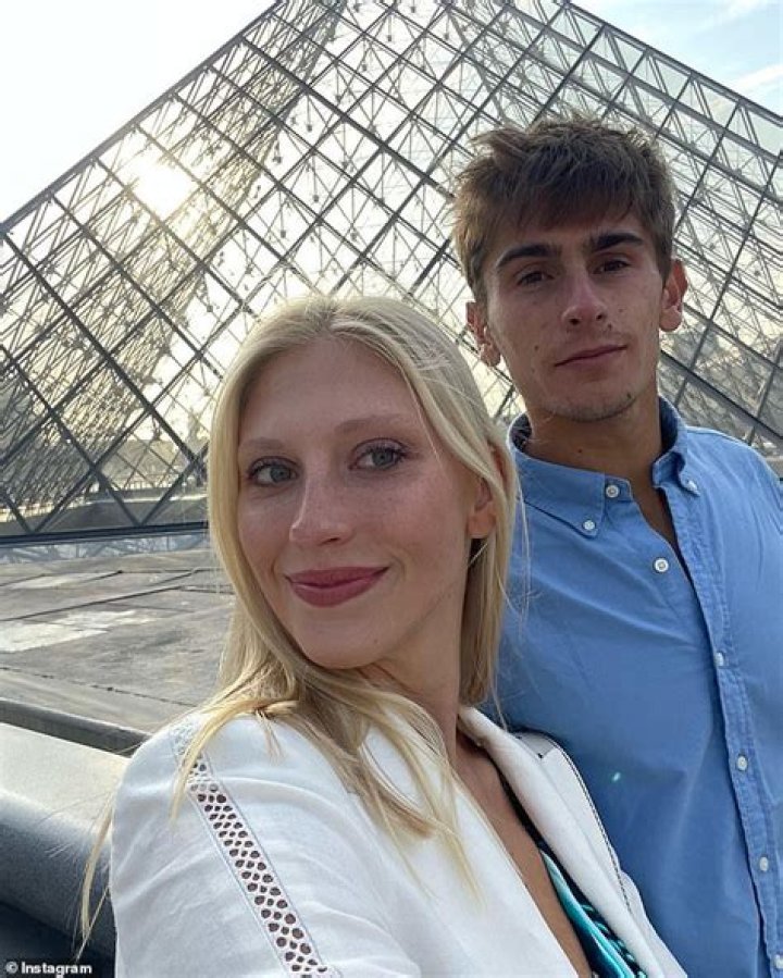 Who is Mia Savio, girlfriend of Matteo Arnaldi?