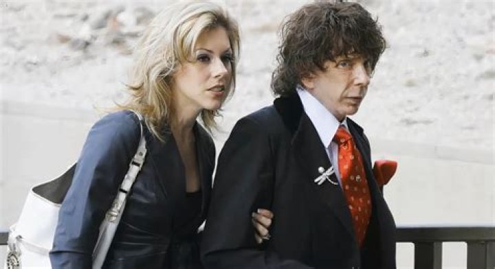 Who Is Phil Spector Ex-wife Ronnie And Where Is She Now? 10 Facts