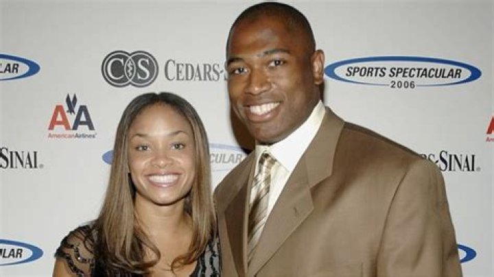 Who is Shaun Alexander? See Net-worth, Quote, Awards, Fact, Wiki