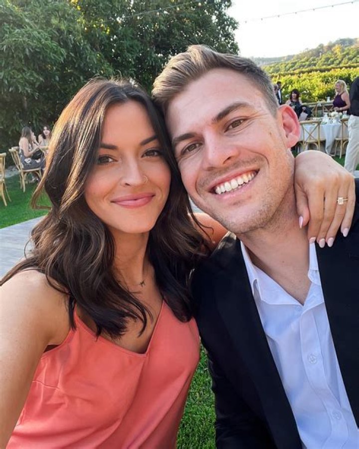 Who Is Taylor Mock? Meet Tia Booth New Boyfriend On Instagram