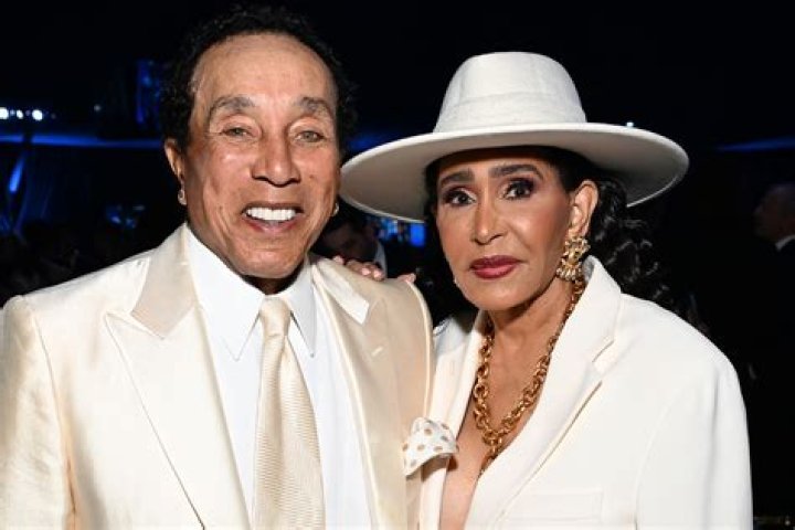 Who Smokey Robinson wife Frances Glandney?